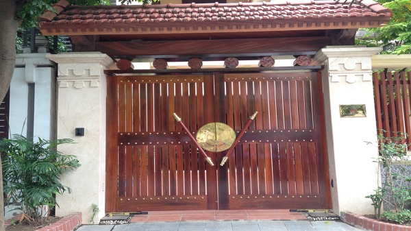 Cổng gỗ mở tự động - Cửa Cổng Tự Động Golden Việt - Công Ty Cổ Phần Golden Việt